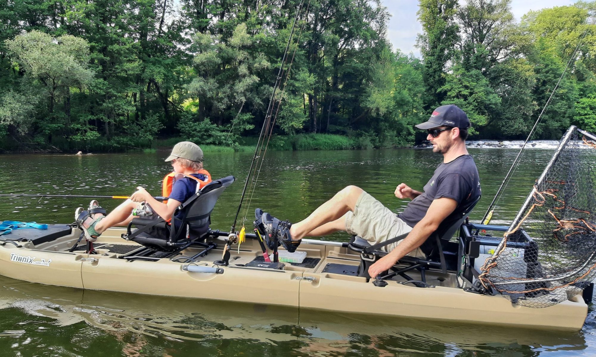 Guide de pêche Aveyron kayak brochet carnassiers